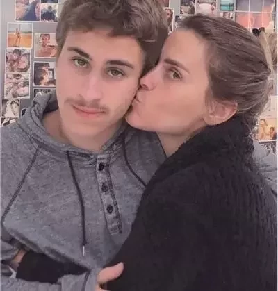 Conheça as famosas brasileiras que se tornaram mães bastante jovens - imagem 18998