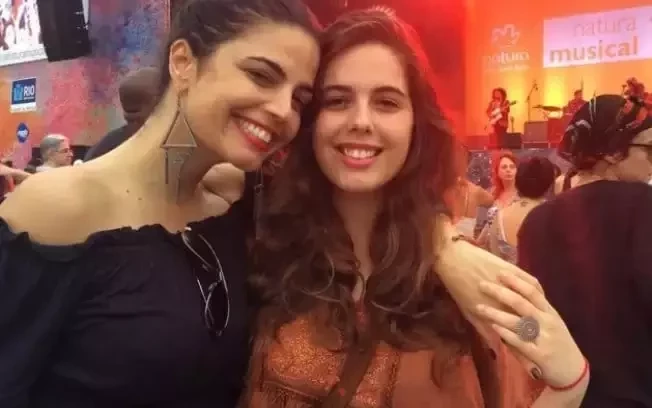 Conheça as famosas brasileiras que se tornaram mães bastante jovens - imagem 18992