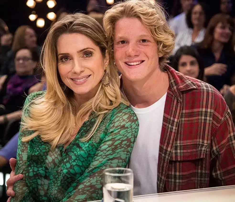 Conheça as famosas brasileiras que se tornaram mães bastante jovens - imagem 18993