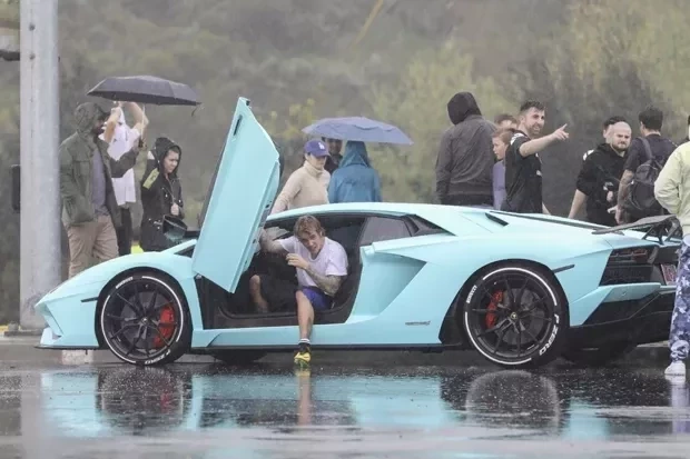 Conheça os famosos que levam uma vida inacreditável de ostentação - imagem 19373