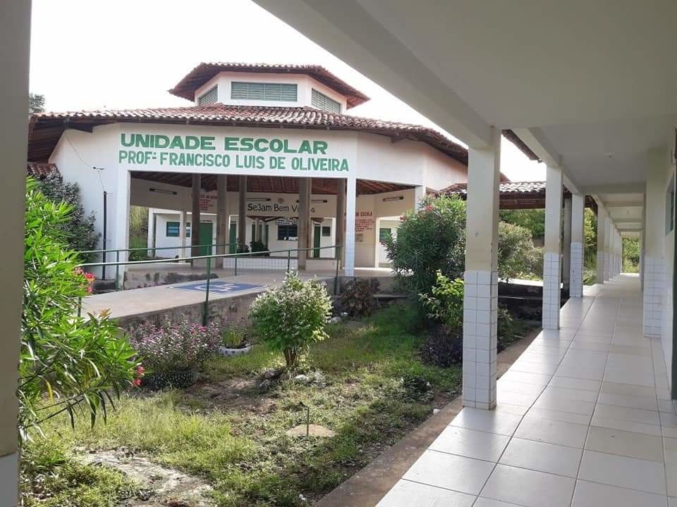 Escola Professor Francisco Luis de Oliveira de Jatobá retomará atividades escolares com aulas remotas via internet