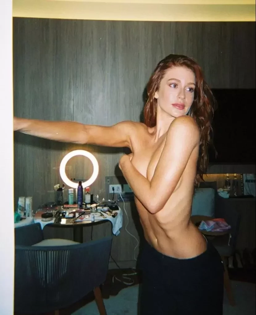 Marina Ruy Barbosa surge sensual em ensaio de topless; fotos - imagem 19617