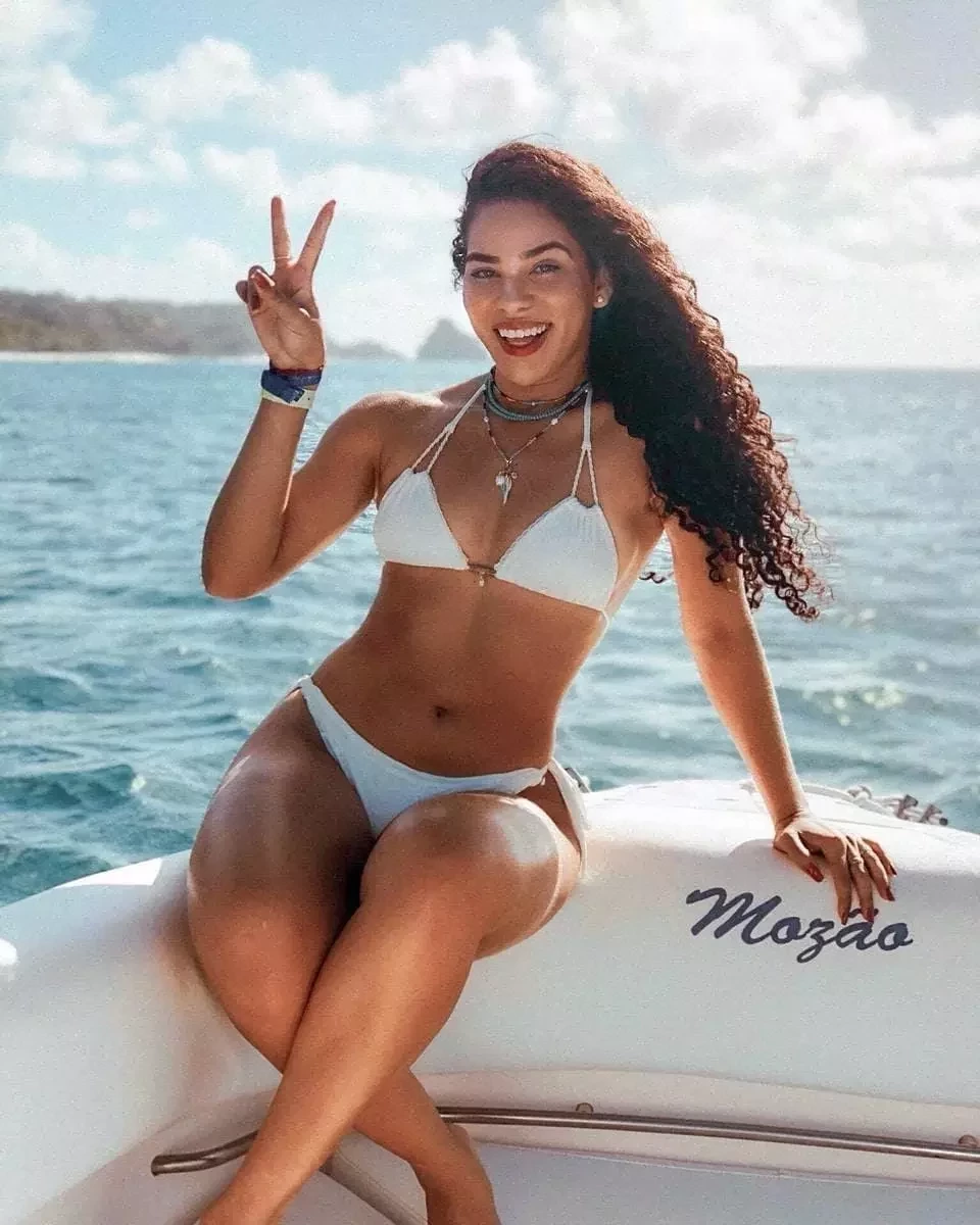 Confira 10 fotos de biquíni da ex-bbb Elana mostrando corpo escultural - imagem 18754