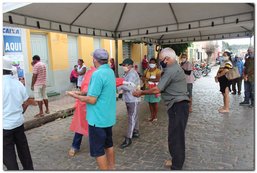 Profissionais realizam ações de prevenção ao Coronavírus  - Imagem 14