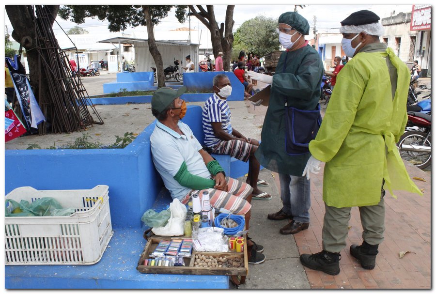 Profissionais realizam ações de prevenção ao Coronavírus  - Imagem 30