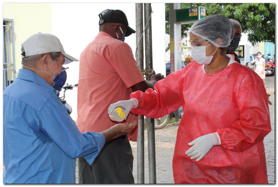 Profissionais realizam ações de prevenção ao Coronavírus  - Imagem 15