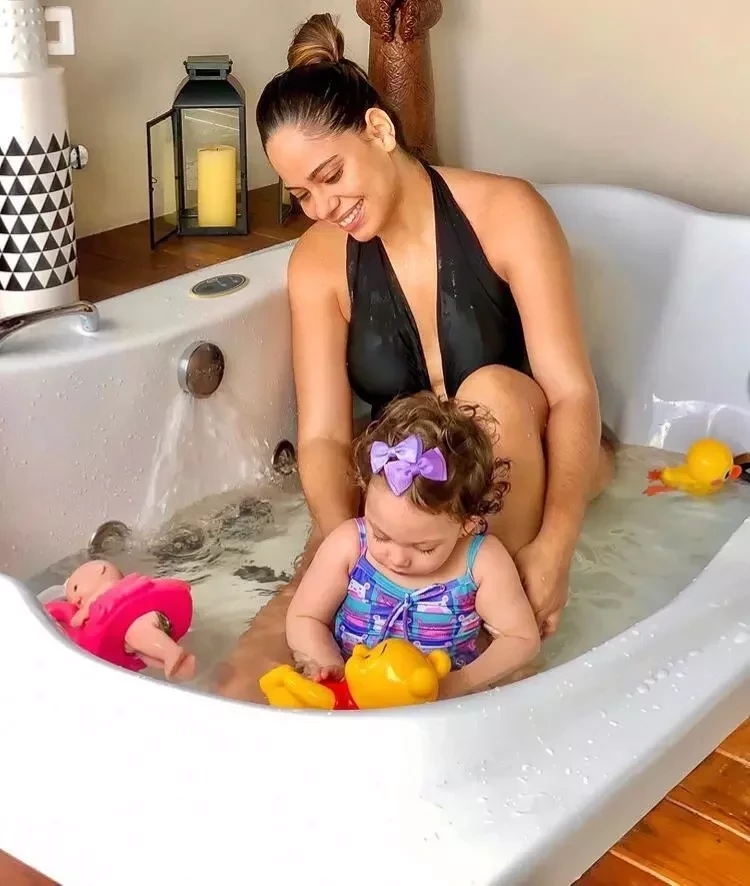 Momento fofura! Confira lindas fotos de Raquel Dias com a filha Stella - imagem 20552