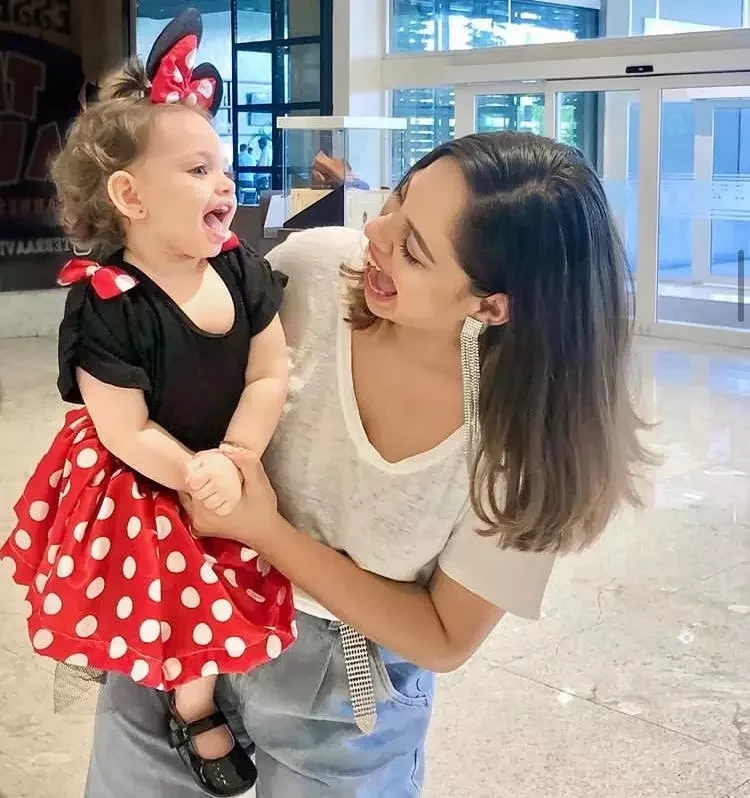 Momento fofura! Confira lindas fotos de Raquel Dias com a filha Stella - imagem 20555