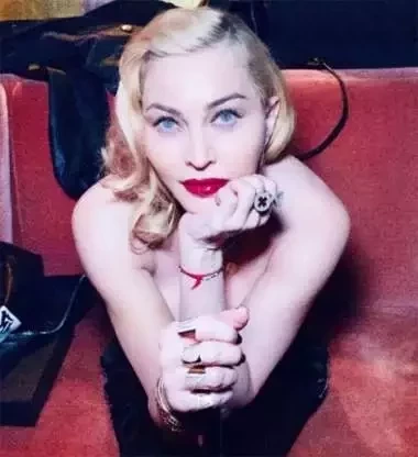 Saiba quem são os famosos que testaram positivo para o coronavírus - imagem 20574