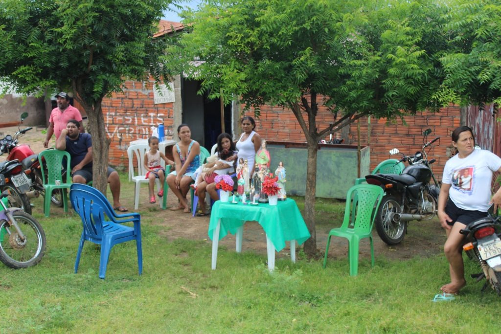 Santo Antonio visita famílias levando a esperança por dias melhores em Campo Maior - Imagem 2