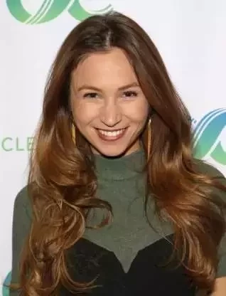 Saiba quem são os famosos que se assumiram LGBTQ+ em 2020  - imagem 20617