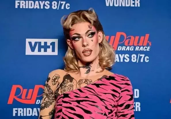 Saiba quem são os famosos que se assumiram LGBTQ+ em 2020  - imagem 20611