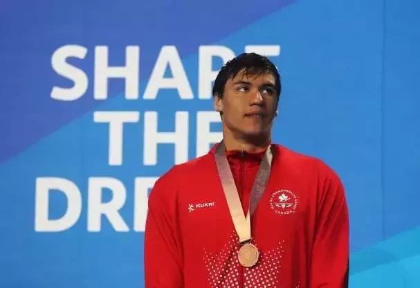 Saiba quem são os famosos que se assumiram LGBTQ+ em 2020  - imagem 20623