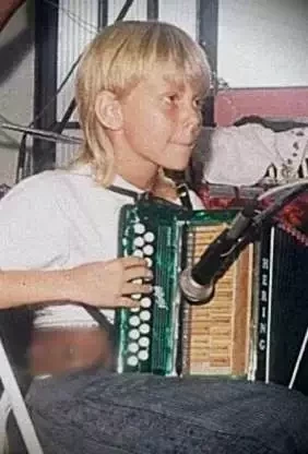 Reconhece estes artistas brasileiros da música quando crianças?  - imagem 20694