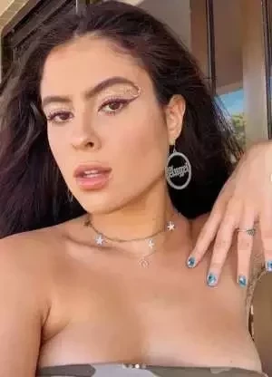 Saiba quem são as celebridades que assumiram os pelos nas axilas  - imagem 20887