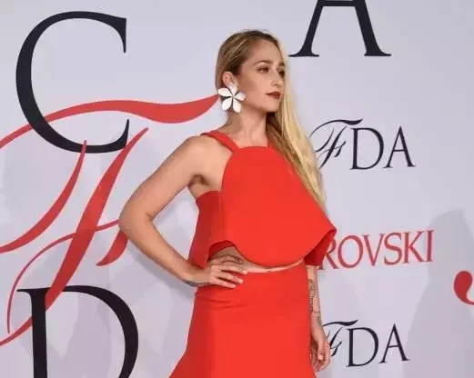 Saiba quem são as celebridades que assumiram os pelos nas axilas  - imagem 20893