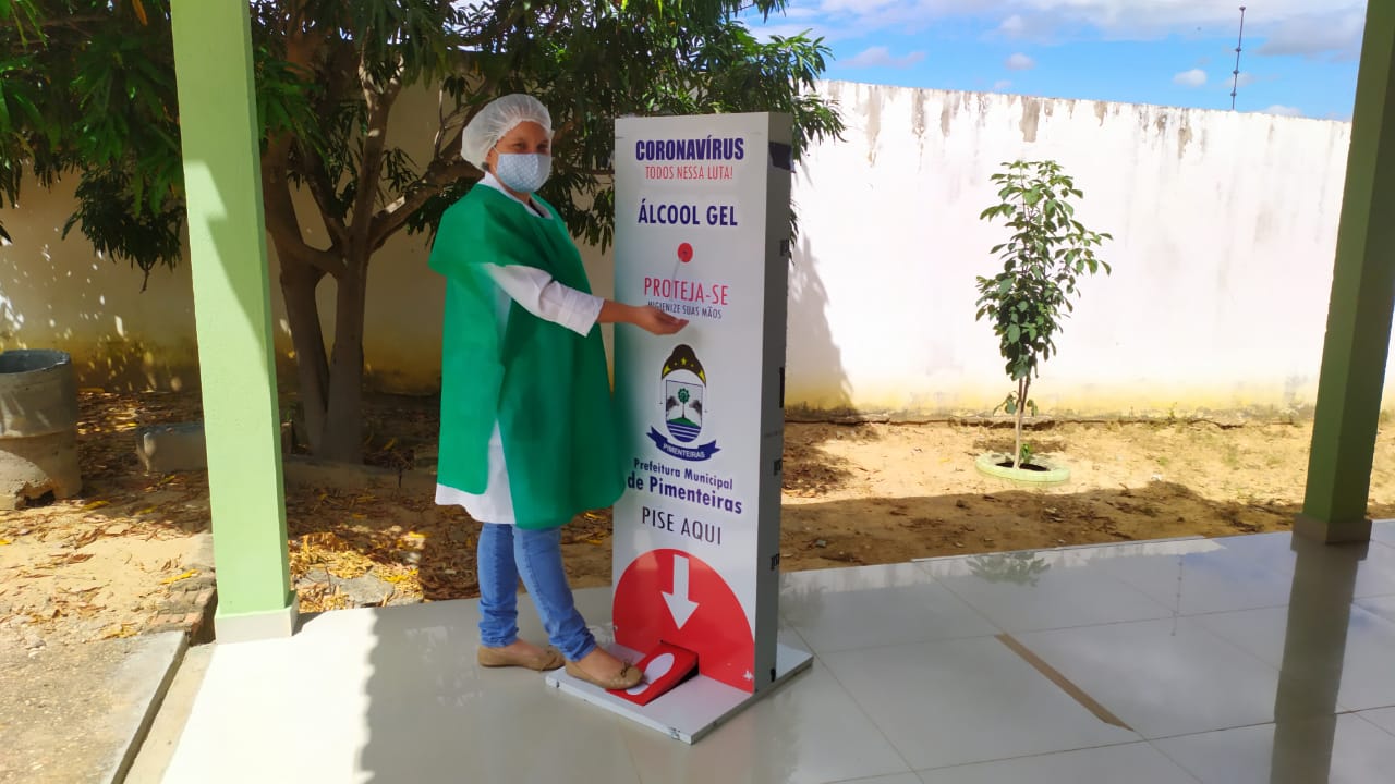 Distribuição de totens com álcool em gel pelos locais públicos de Pimenteiras  - Imagem 4
