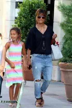 Conheça as celebridades que foram mães depois dos 40 anos - imagem 19840