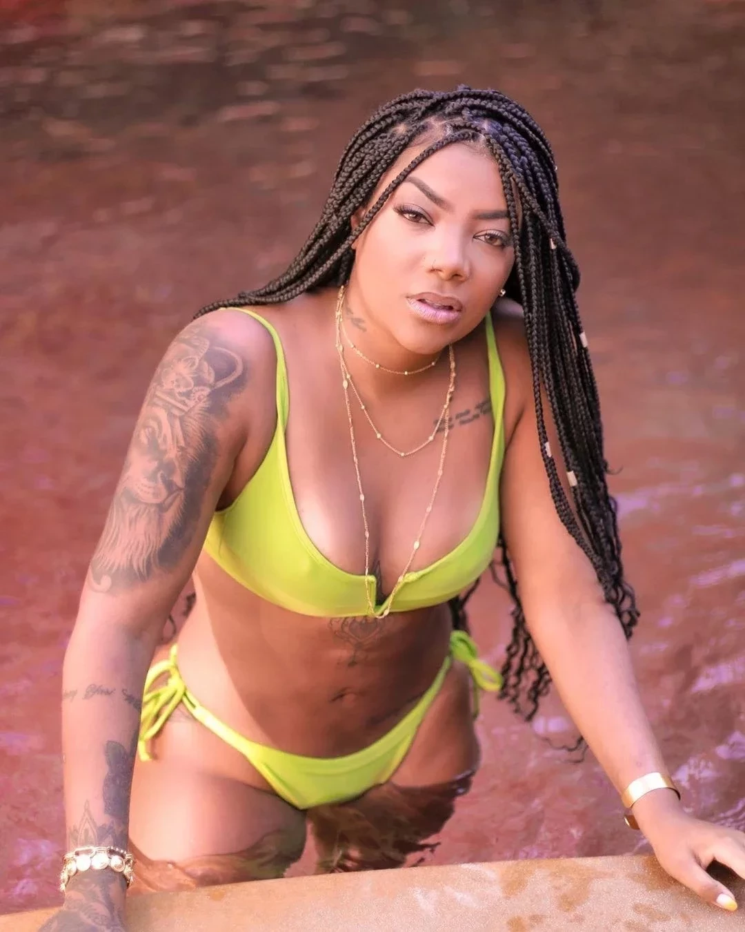 Ludmilla posta clique de ensaio só com a parte de baixo do biquíni - imagem 19860