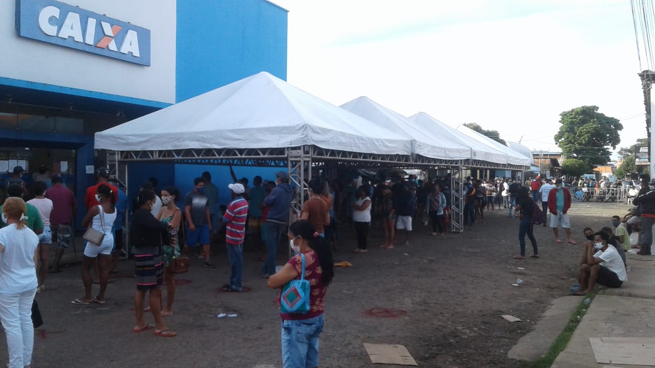 Prefeitura de Água Branca realiza ação para evitar aglomerações nas filas da Caixa Econômica - Imagem 2