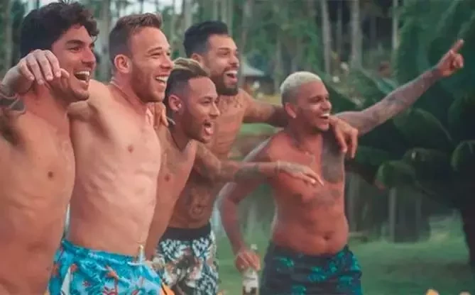 Saiba quem são os 'parças' famosos e anônimos de Neymar  - imagem 21622