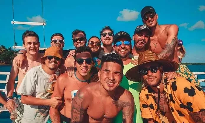 Saiba quem são os 'parças' famosos e anônimos de Neymar  - imagem 21616