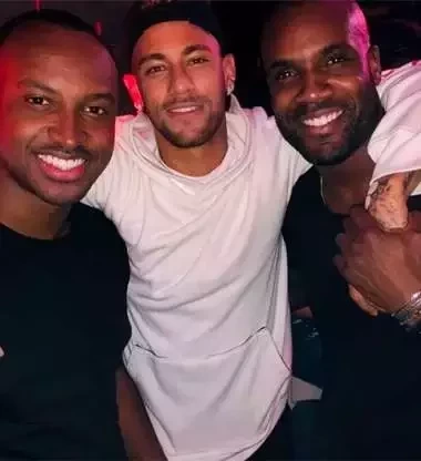 Saiba quem são os 'parças' famosos e anônimos de Neymar  - imagem 21620