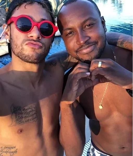 Saiba quem são os 'parças' famosos e anônimos de Neymar  - imagem 21617