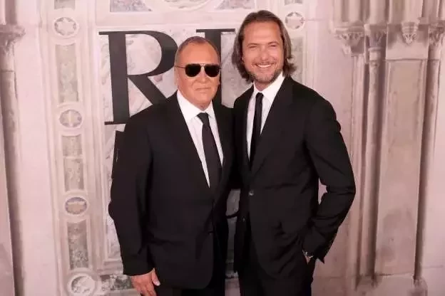 Veja os casais LGBTQ+ famosos que fazem a gente acreditar no amor - imagem 21834