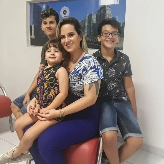 Ex-candidata ao Miss Bumbum perde um dos braços após acidente de moto - imagem 22000