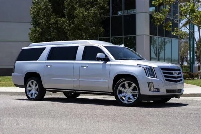 Marido de Gisele Bundchen decide vender carro exclusivo por R$ 1,6 mi - imagem 21178