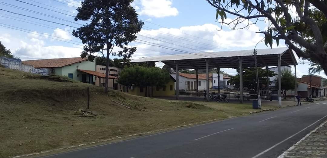 Prefeitura de Monsenhor Gil não cessa os trabalhos de limpeza das vias públicas, mesmo em tempos de pandemia - Imagem 11