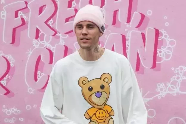 Você é capaz de reconhecer estas celebridades por trás da máscara?  - imagem 22368