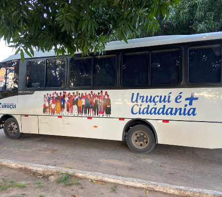 PMU adquire novo ônibus para transportar passageiros