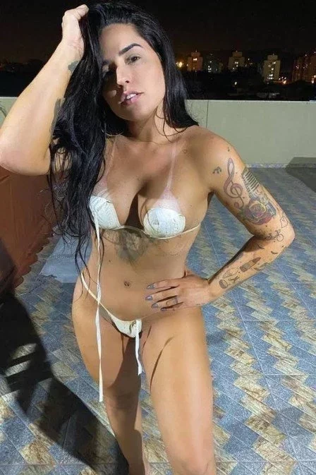 Perlla exibe fases do bronzeamento e ganha elogios na web; fotos - imagem 21319