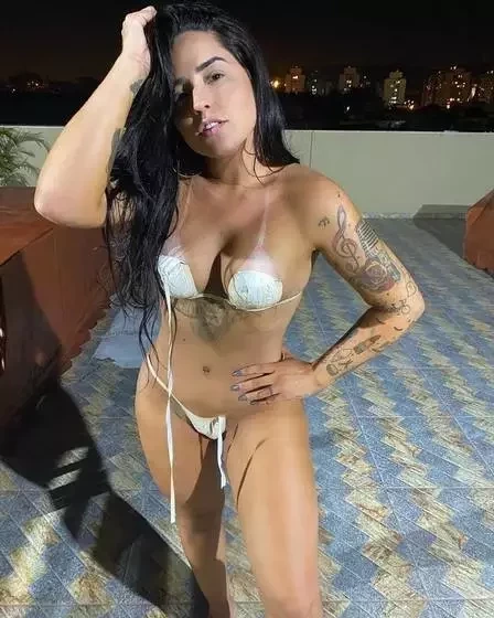 Perlla exibe fases do bronzeamento e ganha elogios na web; fotos - imagem 21321