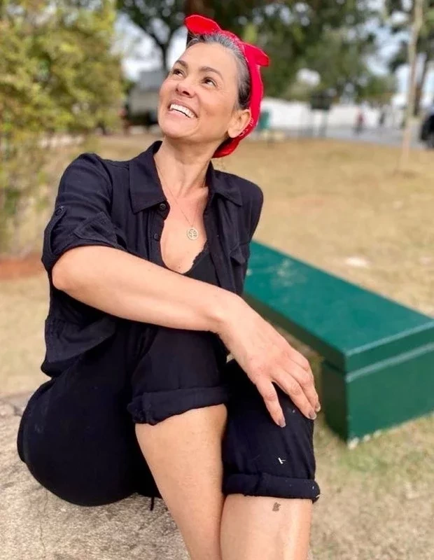 Suzana Alves, eterna Tiazinha, é a mais nova adepta dos fios brancos - imagem 21384