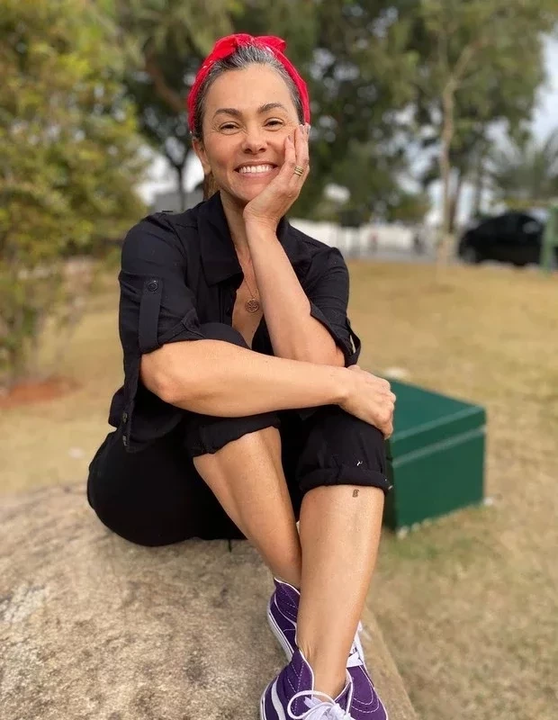 Suzana Alves, eterna Tiazinha, é a mais nova adepta dos fios brancos - imagem 21385