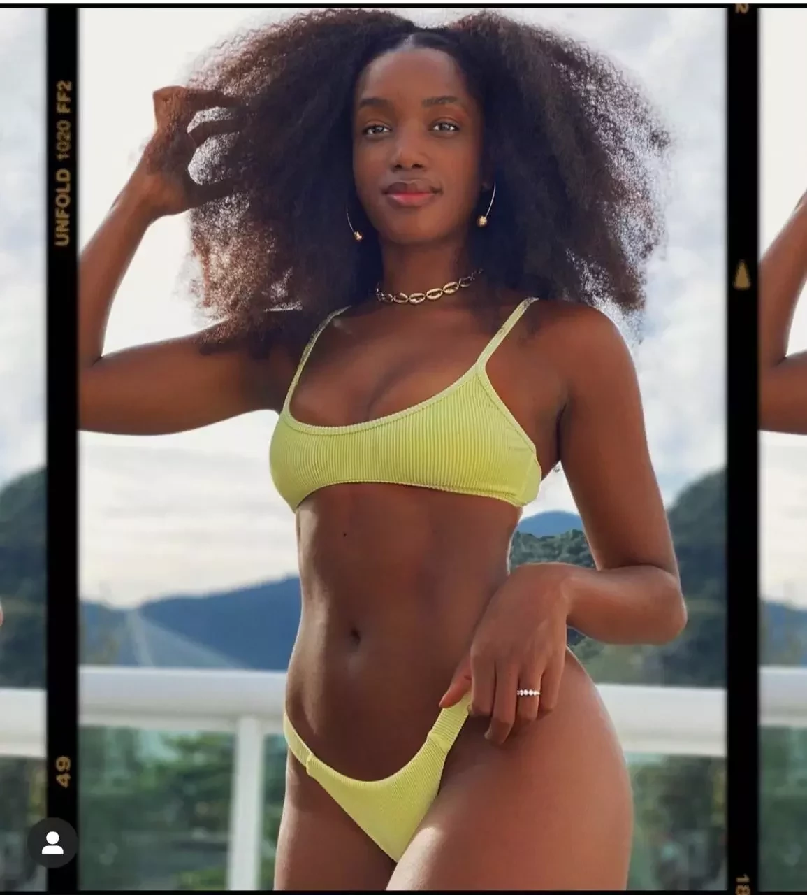 IZA posa sensual de biquíni, com cara limpa e cabelos naturais; fotos - imagem 22541