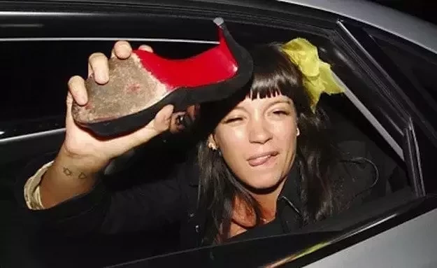 Sextou! Confira 20 fotos divertidas dos famosos bêbados - imagem 23195