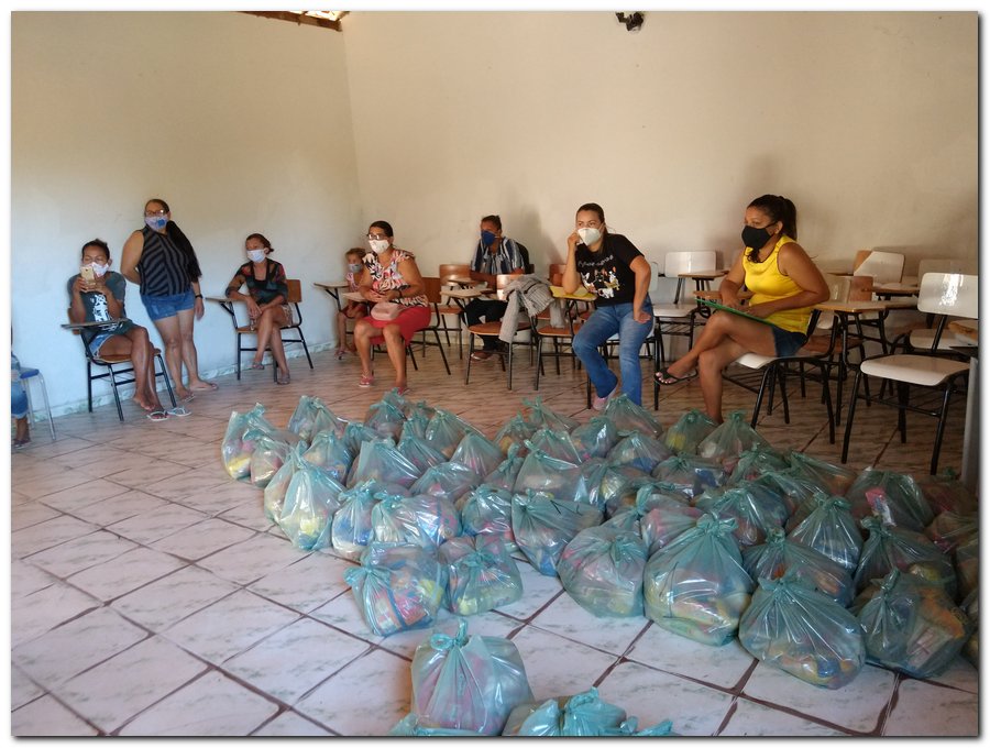 Prefeitura de Inhuma e Secretaria de Educação entrega  Kits de Alimentação Escolar  - Imagem 3