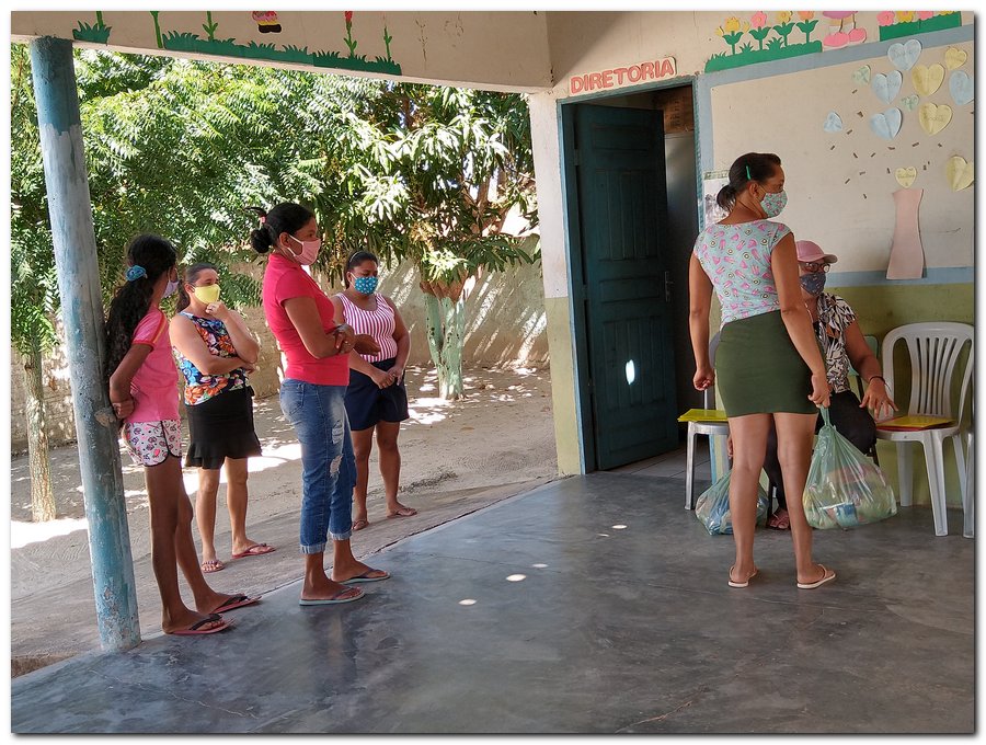 Prefeitura de Inhuma e Secretaria de Educação entrega  Kits de Alimentação Escolar  - Imagem 13