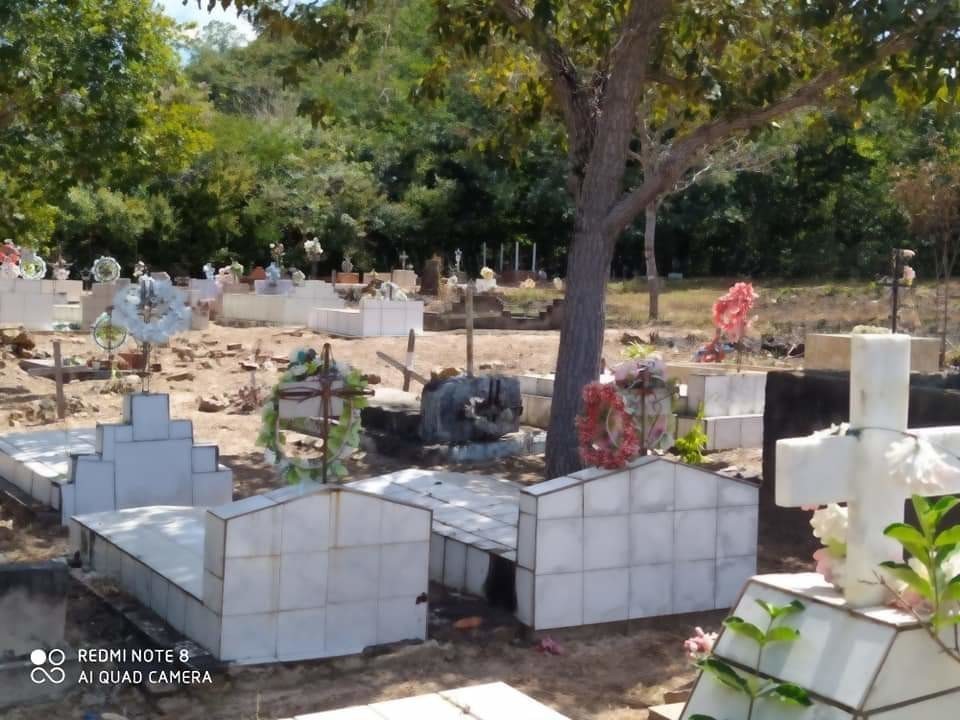 Respeito pelos mortos, prefeitura manda limpar cemitério