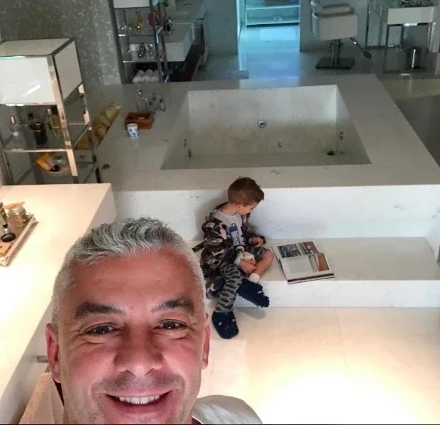 Famosos mostram banheiros na quarentena: Ana Hickman tem um de 120m² - imagem 22674