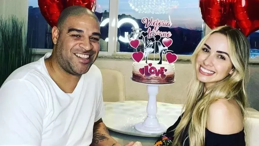 Atriz, bailarina e noivado: os últimos affairs de Adriano Imperador - imagem 22679