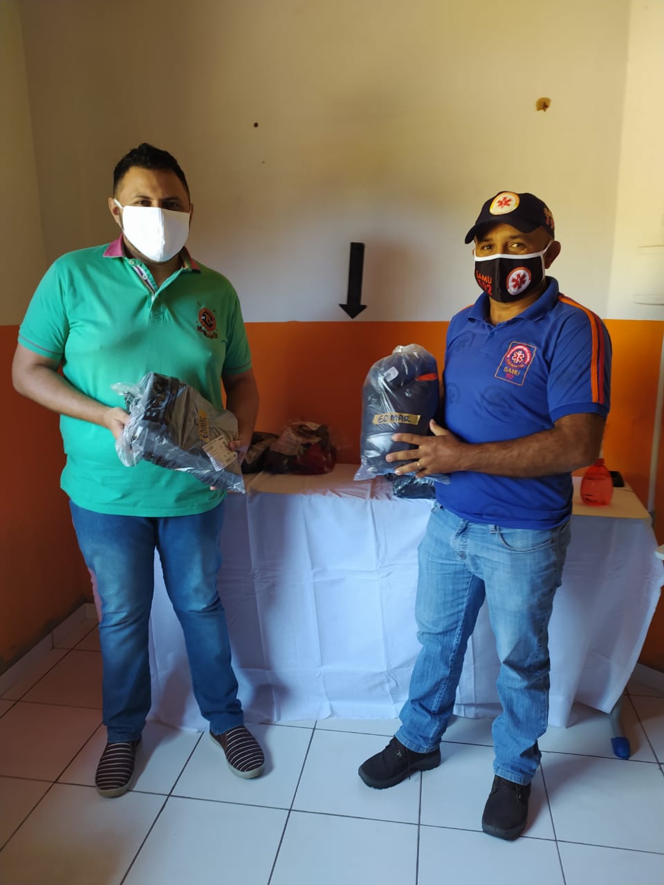 Prefeitura de Monsenhor Gil faz entrega de fardamento novo para SAMU - Imagem 2