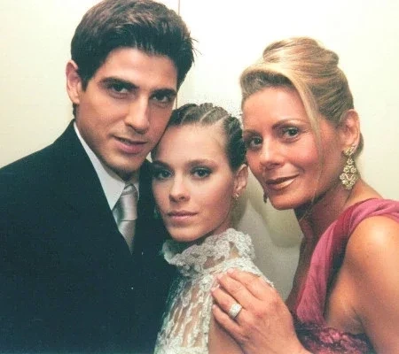  'Laços de família' volta ao ar; veja como está o elenco após 20 anos