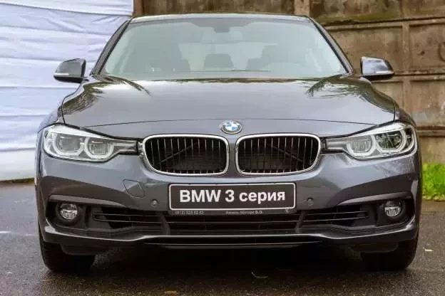 De populares a luxuosos: Conheça os primeiros carros das celebridades  - imagem 23946