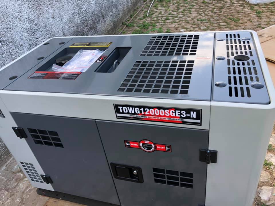 Prefeito Manoel Lázaro entrega nova ambulância e gerador de energia para o município - Imagem 3