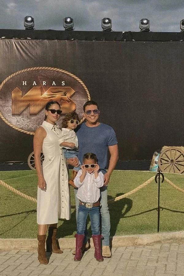 Mulher de Safadão posa em varanda e mostra vista incrível de fazenda - imagem 23158